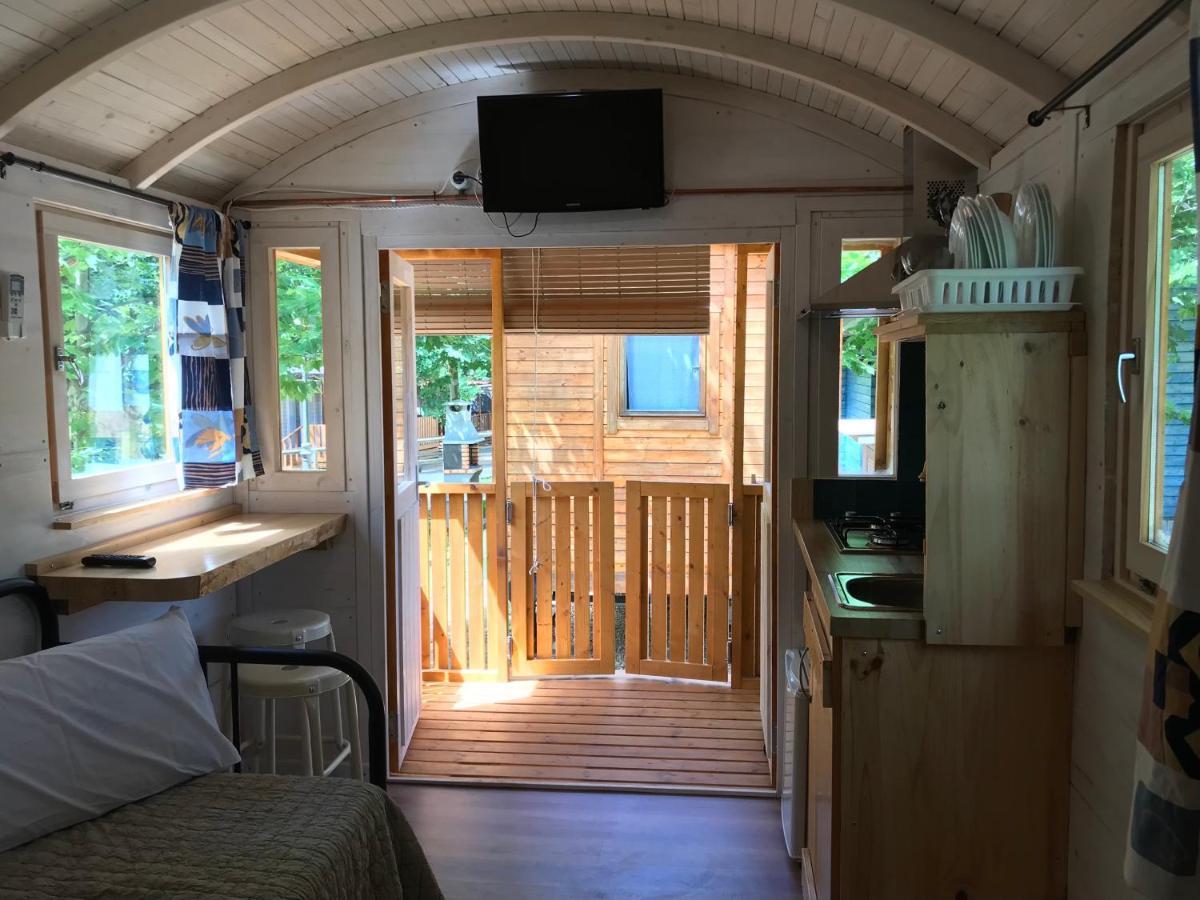 Camping L'Alguer 莱斯普拉内斯德奥斯托莱斯 外观 照片