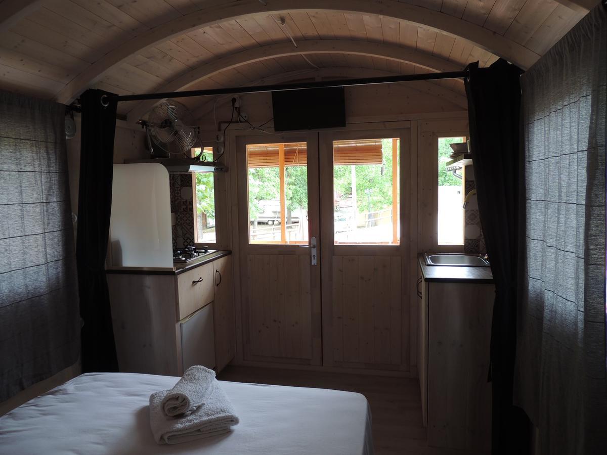 Camping L'Alguer 莱斯普拉内斯德奥斯托莱斯 外观 照片
