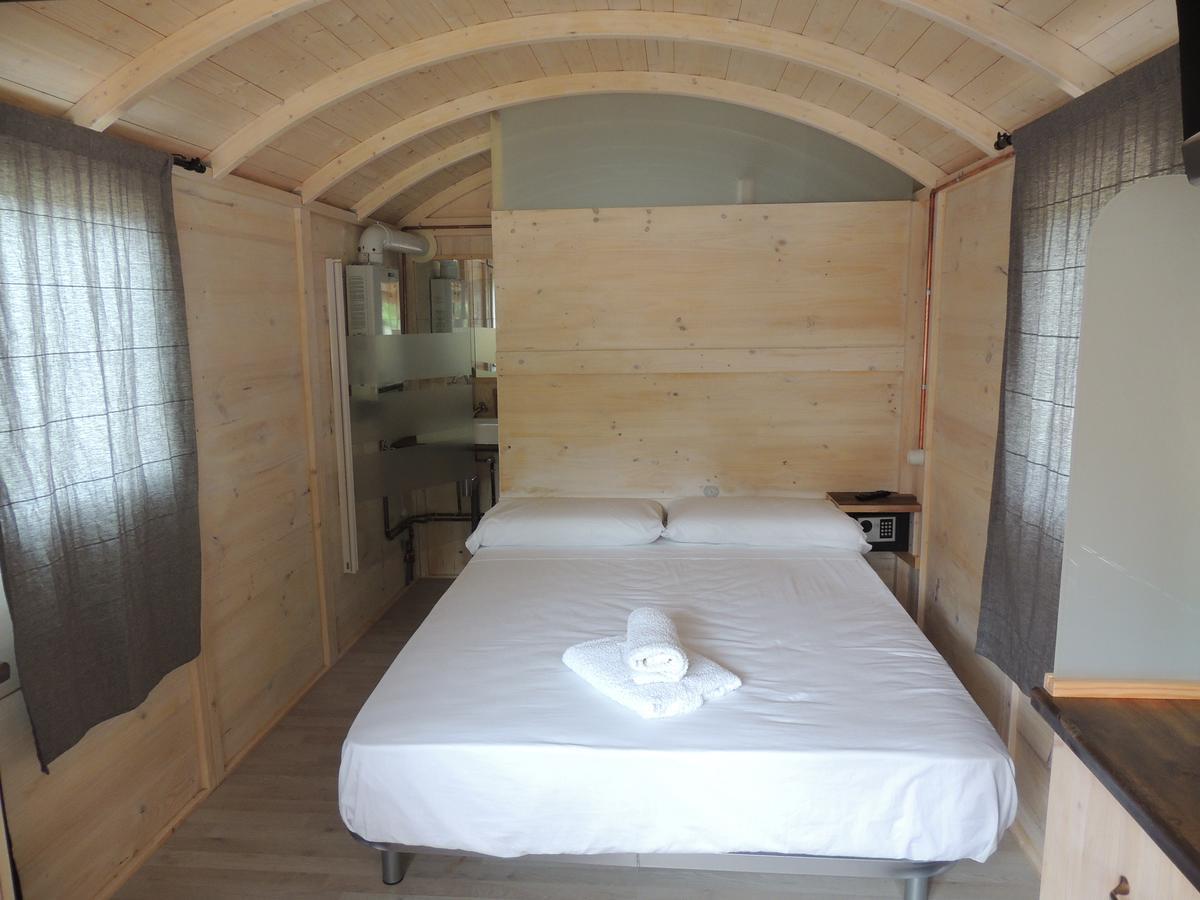 Camping L'Alguer 莱斯普拉内斯德奥斯托莱斯 外观 照片